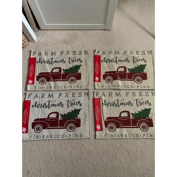 Christmas Place Mats Set of 4 - Picture 1 of 4